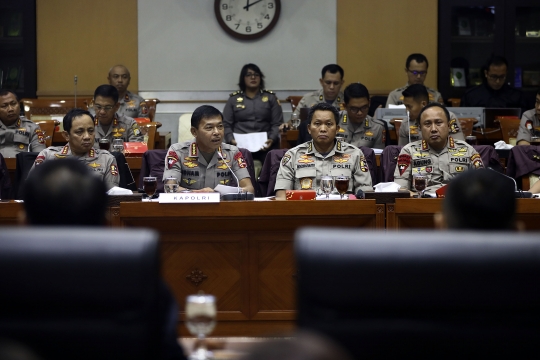 Kapolri Idham Azis Raker Perdana dengan Komisi III DPR