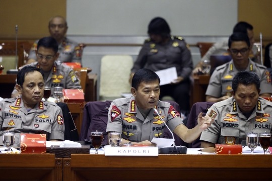 Kapolri Idham Azis Raker Perdana dengan Komisi III DPR