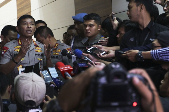 Kapolri Idham Azis Raker Perdana dengan Komisi III DPR