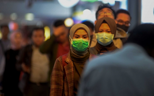 Cegah Virus Corona, KAI Bagikan Masker untuk Penumpang