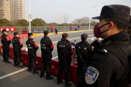 Tekan Penyebaran Virus Corona, Polisi Tutup Akses Jembatan Yangtze