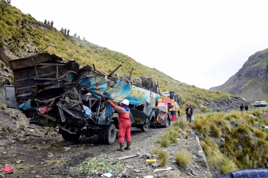 Bus Jatuh ke Jurang di Bolivia, 14 Orang Tewas