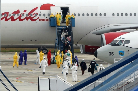 Ratusan WNI dari Wuhan tiba di Bandara Hang Nadim Batam