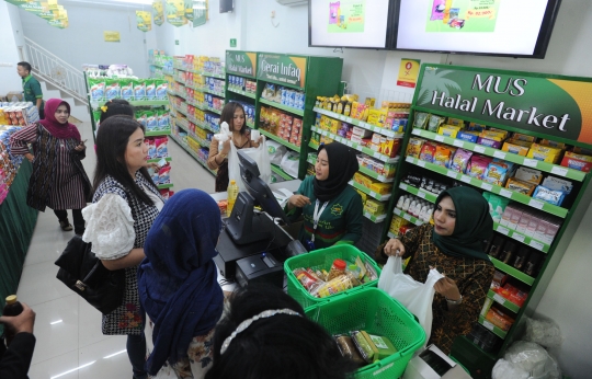 Mengunjungi Toko Halal di Depok