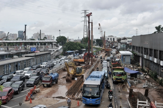 Kemacetan Imbas Proyek Underpass Senen Extension