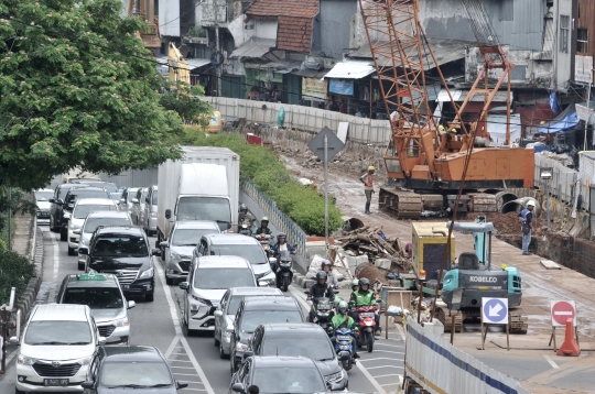 Kemacetan Imbas Proyek Underpass Senen Extension