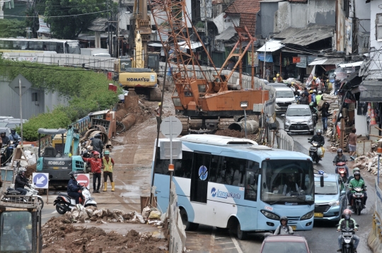 Kemacetan Imbas Proyek Underpass Senen Extension