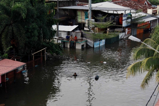 Tanggul Jebol, Perumahan Villa Mutiara Pluit Tangerang Terendam Banjir