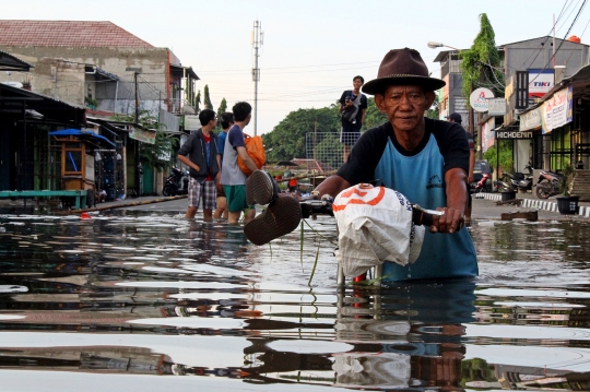 Tanggul Jebol, Perumahan Villa Mutiara Pluit Tangerang Terendam Banjir