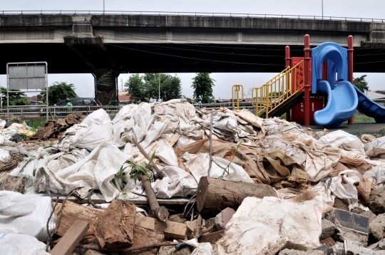 Pembangunan Taman Kota Rawasari Terbengkalai