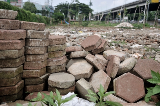 Pembangunan Taman Kota Rawasari Terbengkalai