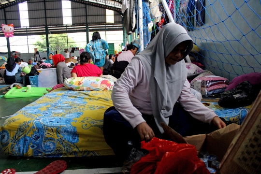 Menengok Kondisi Korban Banjir di Gor Total Persada