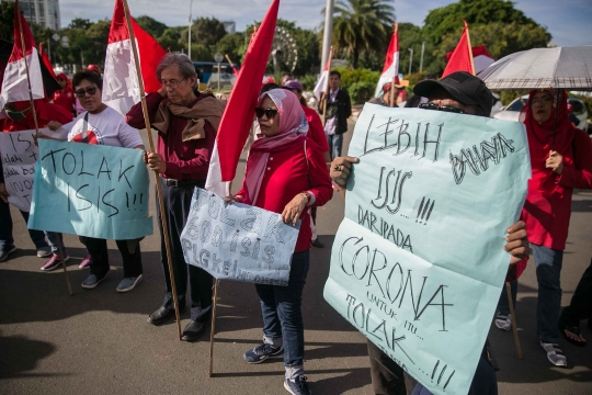 Aksi Tolak Kembali Eks ISIS ke Indonesia