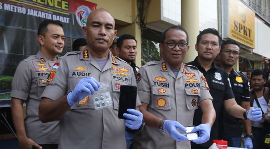 Terjerat Narkoba, Begini Penampilan Lucinta Luna Berbaju Tahanan