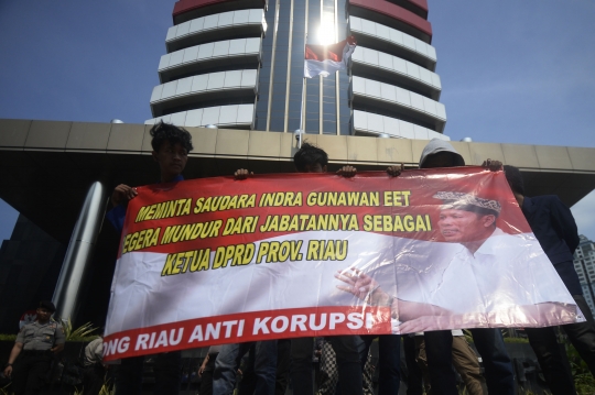 Demo di KPK, Mahasiswa Tuntut Ketua DPRD Riau Mundur dari Jabatan