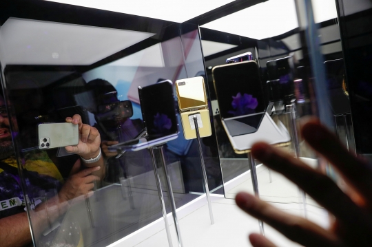 Wujud Smartphone Layar Lipat Samsung Z Flip yang Dibanderol Rp 21,8 Juta