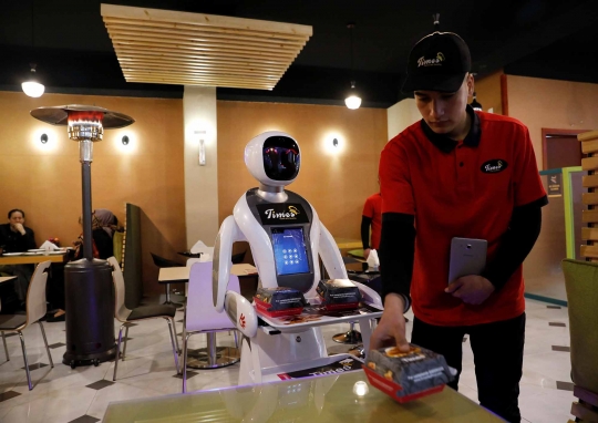 Timea, Robot Pelayan Pengantar Makanan