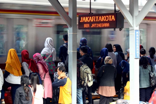 Kondisi Stasiun Manggarai Saat Rekayasa Perjalanan KRL