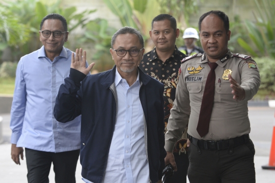 Ekspresi Zulkifli Hasan Penuhi Panggilan KPK Terkait Alih Fungsi Hutan Riau