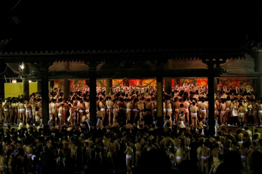 Festival Telanjang di Kuil Saidaiji