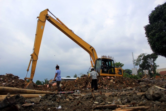 Melihat Progres Pembangunan Bundaran di Simpang Sentul