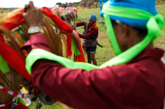 Festival Pasola, Perang Tombak Memohon Keberkahan Hasil Panen di Sumba