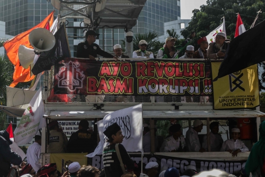 Reuni 212 di Monas, Massa Aksi Ajak Masyarakat Berantas Korupsi