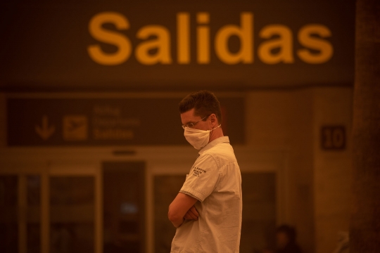 Dihantam Badai Pasir, Bandara di Spanyol Ditutup Sementara