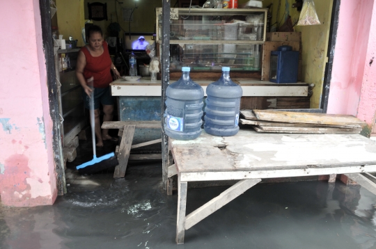 Banjir Masih Rendam Kampung Rawa Indah