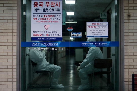 Potret Lelah Petugas Medis Tangani Virus Corona di Korea Selatan