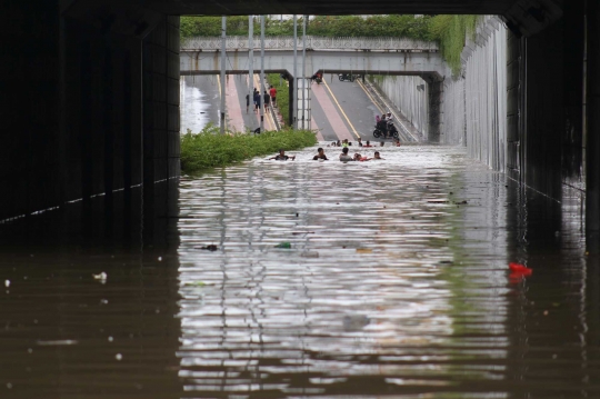 Tidak Bisa Dilalui, Terowongan Angkasa Terendam Banjir