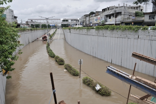 Banjir Rendam Underpass Senen