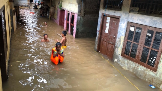 Banjir Masih Rendam Kebon Pala