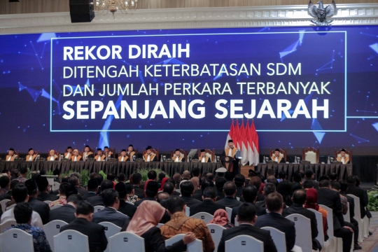 Jokowi dan Ma'ruf Hadiri Sidang Pleno Laporan Tahunan MA Tahun 2019