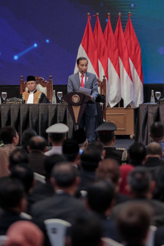 Jokowi dan Ma'ruf Hadiri Sidang Pleno Laporan Tahunan MA Tahun 2019