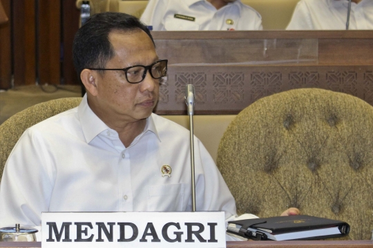 Mendagri Tito Karnavian Raker Bersama Komisi II DPR RI