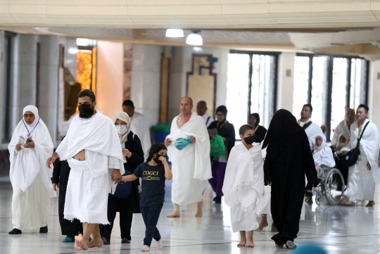 Suasana Masjidil Haram Usai Penghentian Sementara Ibadah Umroh