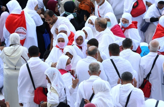 Suasana Masjidil Haram Usai Penghentian Sementara Ibadah Umroh