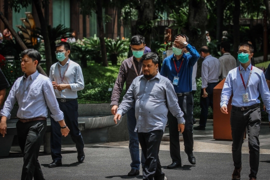 2 WNI Positif Corona, Pekerja di Ibu Kota Banyak Kenakan Masker