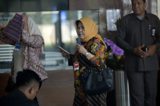 KPK Periksa Mantan Bupati Bogor Nurhayanti