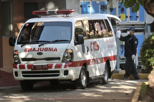 Kerabat Pasien Corona Depok Dibawa ke RSPI Sulianti Saroso