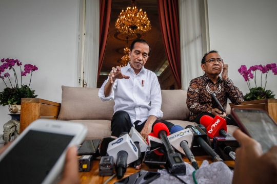Jokowi Imbau Masyarakat Agar Tidak Panik Karena Corona