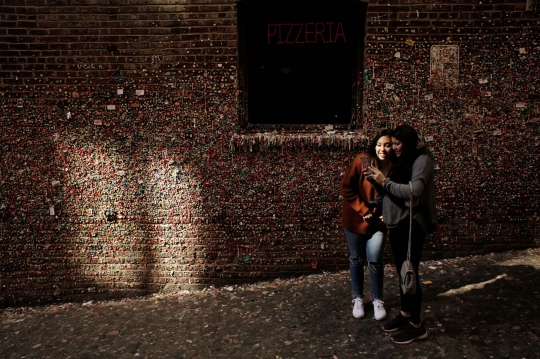 Gum Wall, Atraksi Wisata Menjijikkan di Seattle