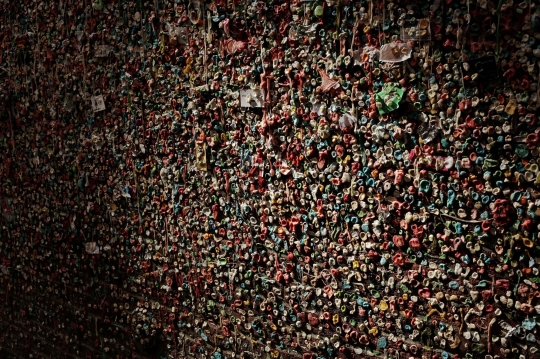 Gum Wall, Atraksi Wisata Menjijikkan di Seattle