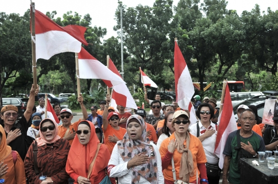 Aksi Gerakan Rabu Orange Geruduk Balai Kota