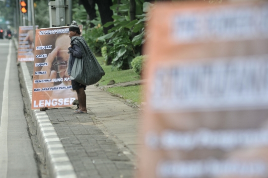 Aksi Gerakan Rabu Orange Geruduk Balai Kota