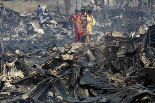 Ratusan Rumah Hangus Terbakar di Bangladesh