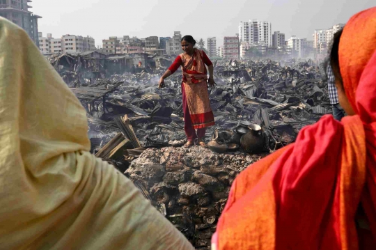 Ratusan Rumah Hangus Terbakar di Bangladesh