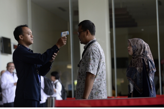 Antisipasi Corona, KPK Cek Suhu Tubuh Tamu dan Pegawai