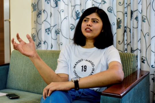 Foto | Perempuan India Hidup dengan Dua Tangan Hasil Transplantasi ...